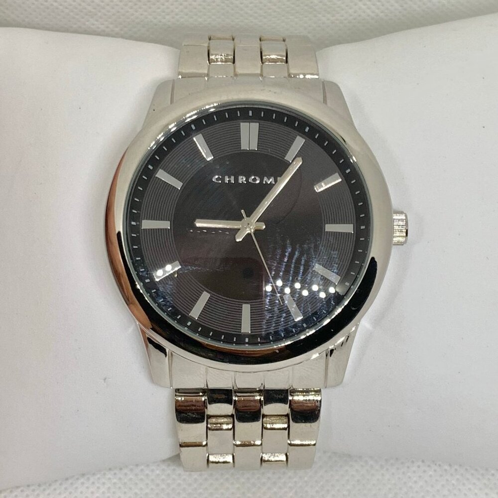 Chrome men watch silver tone quartz analog 45mm black dial size 7.5” running